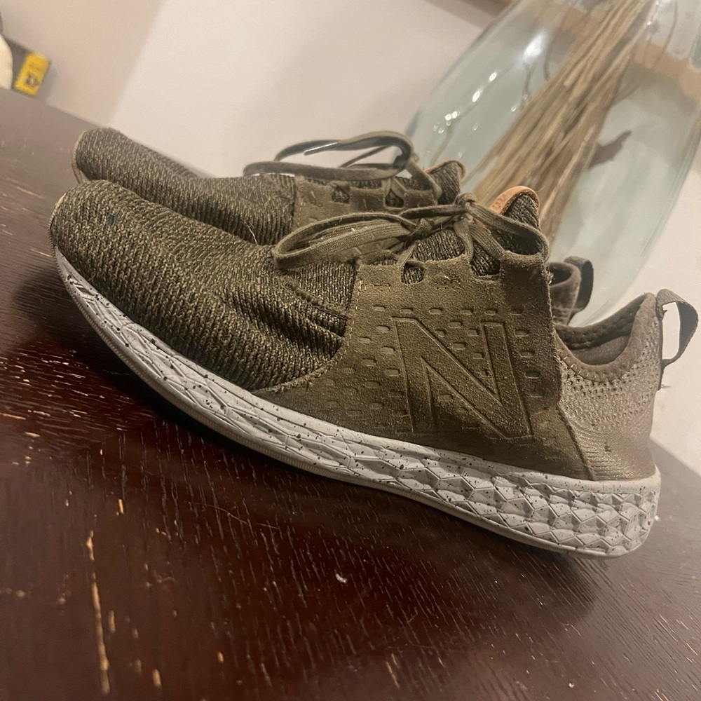Men’s New Balance sneakers. Great condition